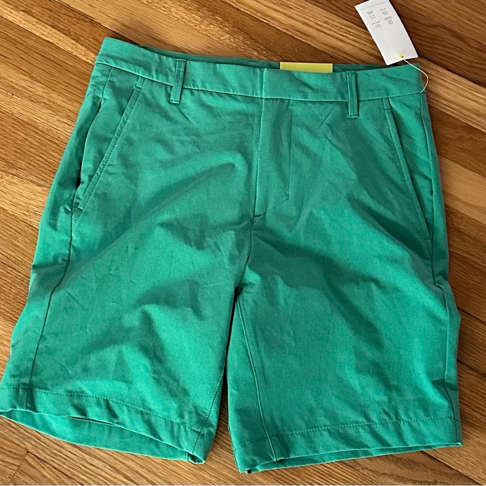 ALL IN MOTION Men's Size 30 GREEN golf shorts. NWT!!